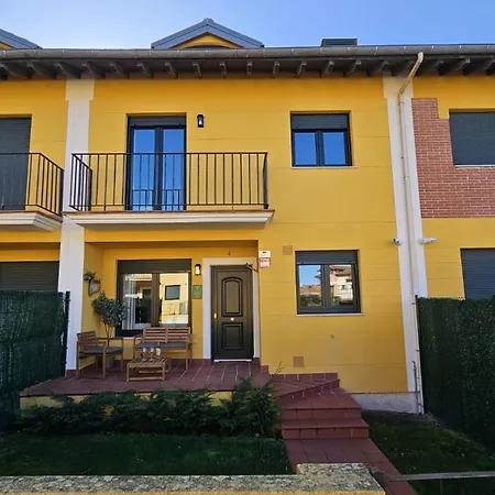 Nyaraló Casa Arenal Comillas, Grande, Centrico Y Tranquilo, Con Jardin Y Piscina, Ideal Familias