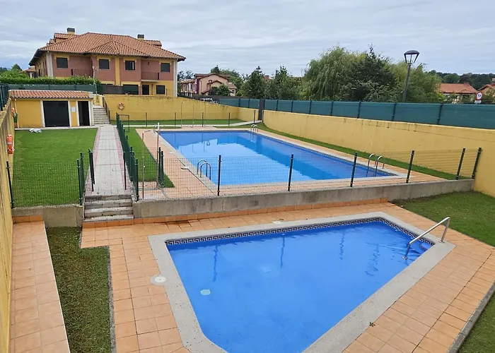 Casa Arenal Comillas, Grande, Céntrico Y Tranquilo, Con Jardín Y Piscina, Ideal Familias Hébergement de vacances Comillas