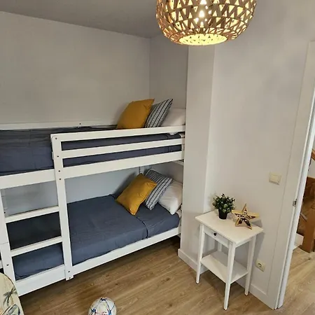 Дом отдыха Casa Arenal Comillas, Grande, Centrico Y Tranquilo, Con Jardin Y Piscina, Ideal Familias Комильяс